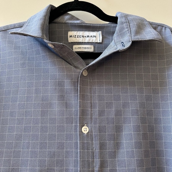 Mizzen + Main button down collared shirt. Standard Fit. Poly. Blue and white - Picture 2 of 12